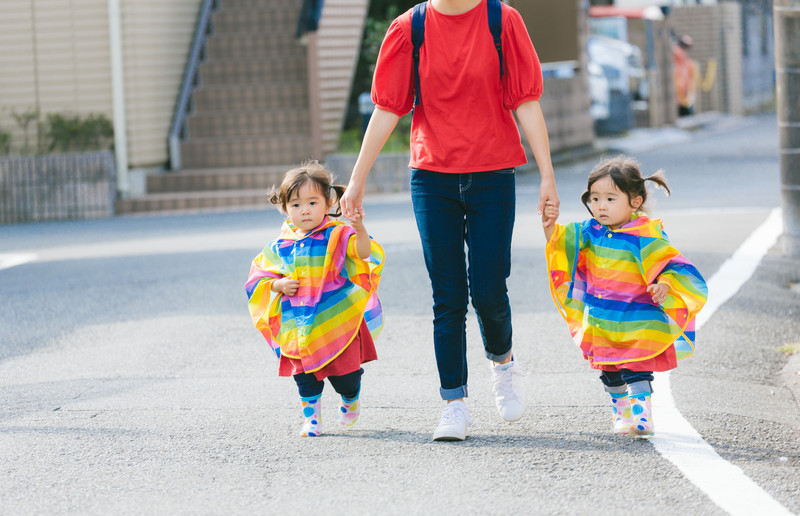 子供を振り回す母親